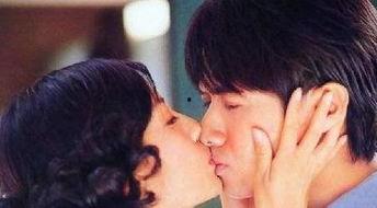 男女吻床戏视频,男女吻戏片段引发热议