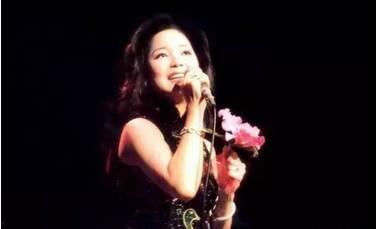 邓丽君的演唱会视频,歌声飘扬,回忆永恒